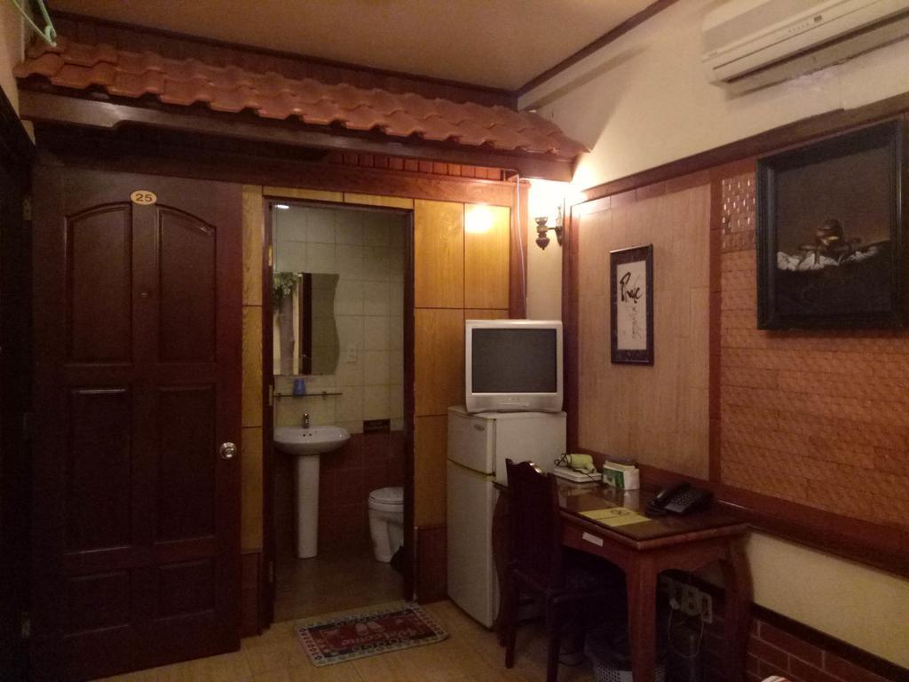 Bee Saigon Hotel Hô Chi Minh-Ville Extérieur photo