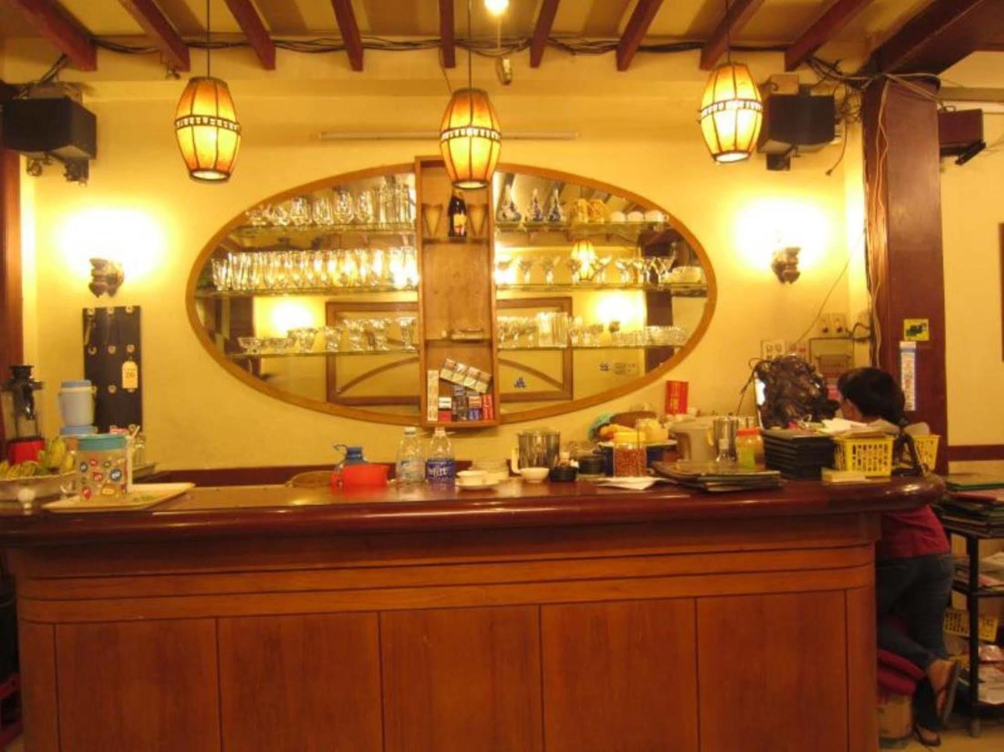 Bee Saigon Hotel Hô Chi Minh-Ville Extérieur photo
